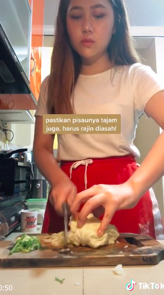 6 Trik memotong bahan makanan bak chef profesional, cocok buat pemula