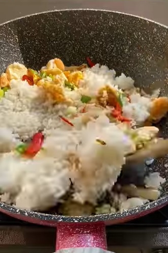 5 Cara bikin nasi goreng ala Solaria, simpel dan gampang ditiru
