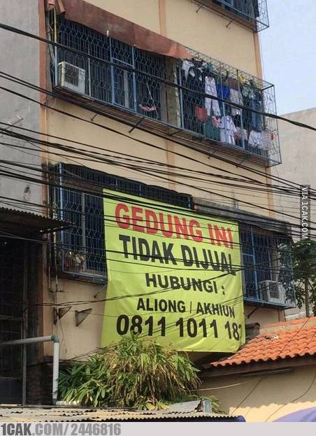 spanduk jual rumah kocak © berbagai sumber