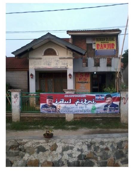 spanduk jual rumah kocak © berbagai sumber