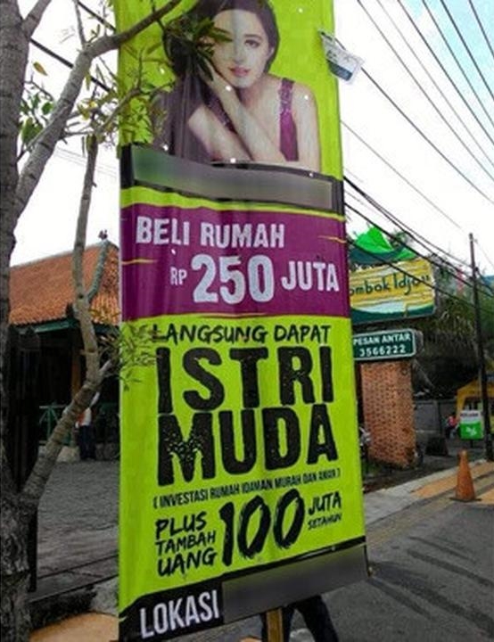 spanduk jual rumah kocak © berbagai sumber