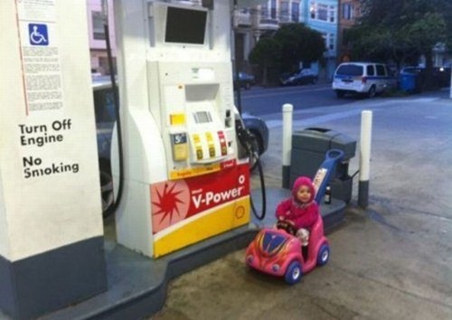 lika-liku isi bensin sendiri kocak © berbagai sumber lika-liku isi bensin sendiri kocak © berbagai sumber