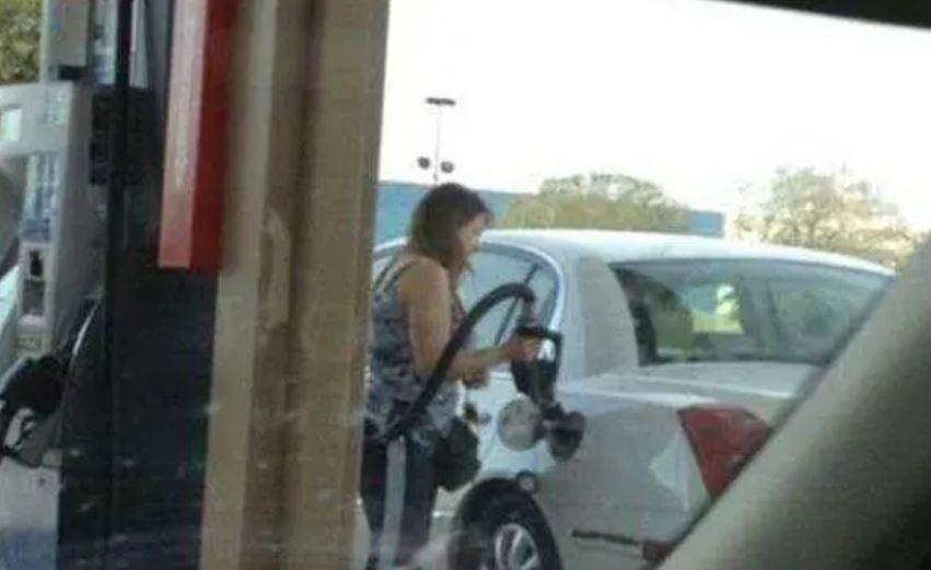 lika-liku isi bensin sendiri kocak © berbagai sumber lika-liku isi bensin sendiri kocak © berbagai sumber