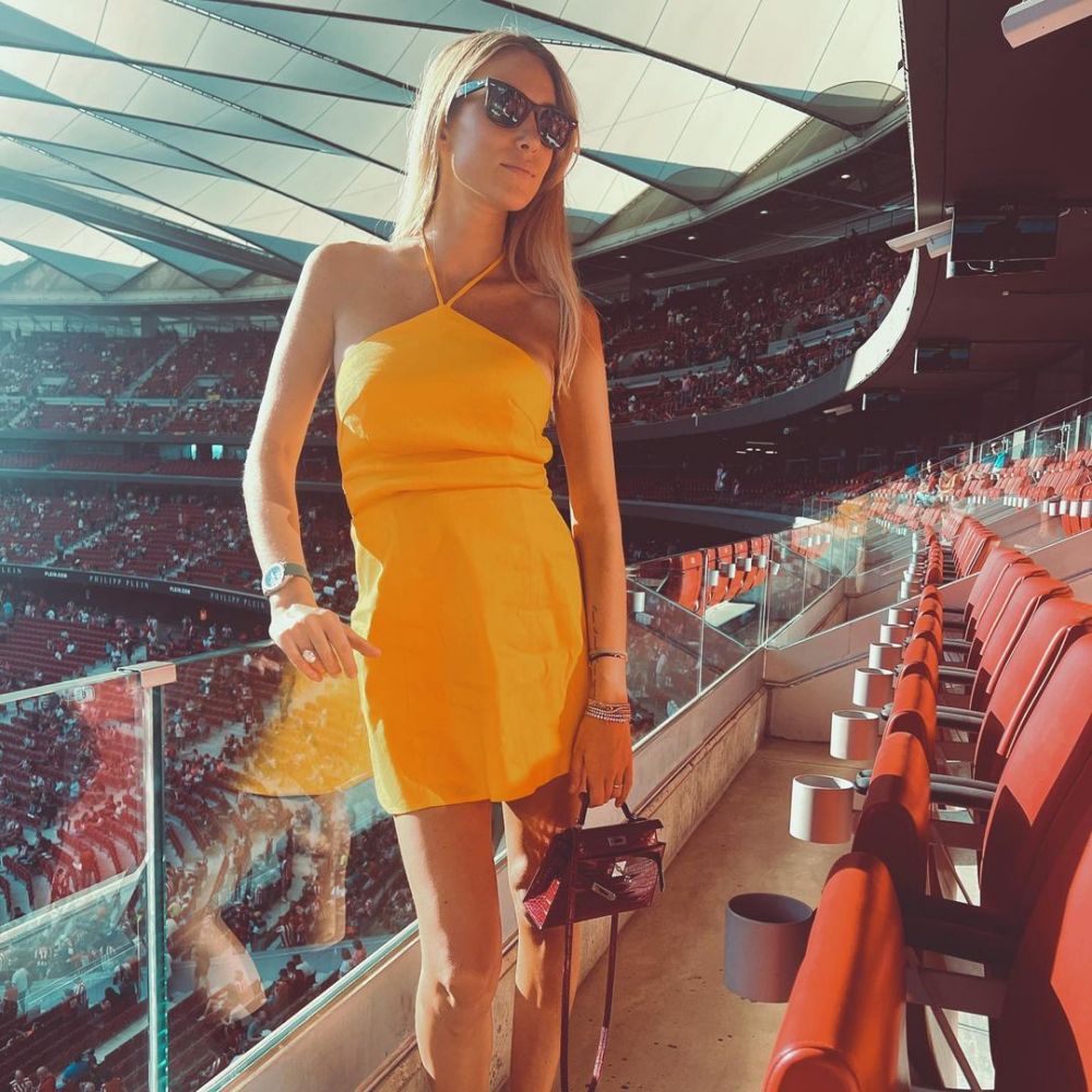 7 Potret pasangan pemain Timnas Spanyol, istri Sergio Busquets stylish