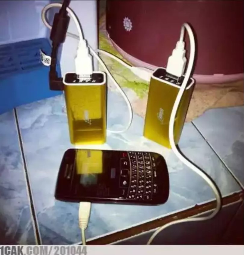 orang kepepet saat mati lampu © berbagai sumber