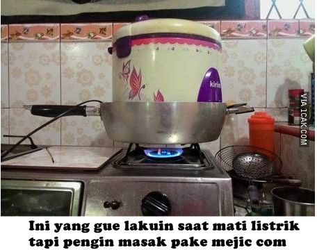 orang kepepet saat mati lampu © berbagai sumber