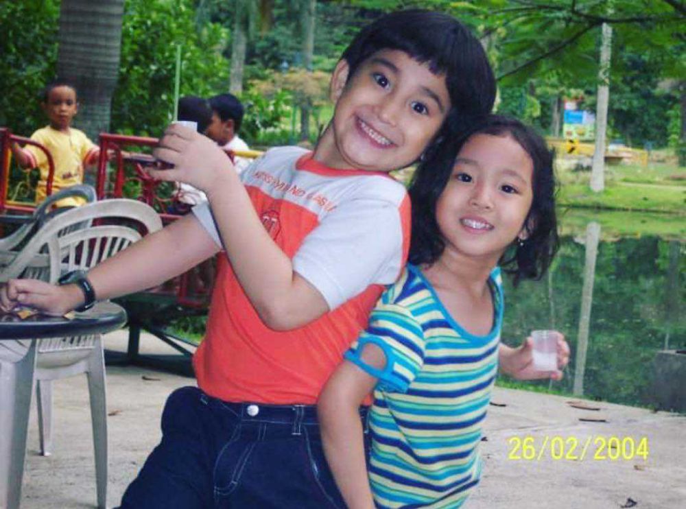 Potret masa kecil seleb kakak adik © berbagai sumber
