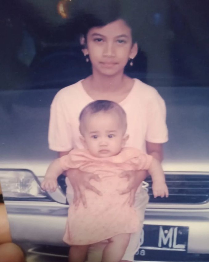 Potret masa kecil seleb kakak adik © berbagai sumber