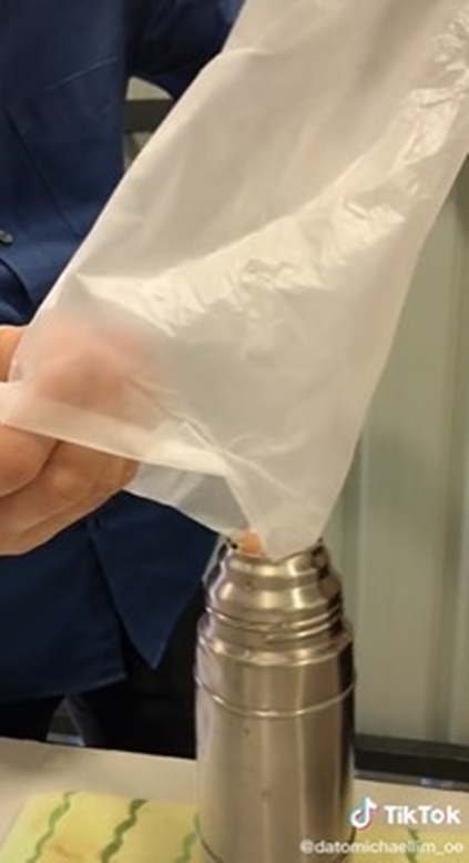 5 Cara hilangkan bau tidak sedap di botol minuman, pakai kulit telur