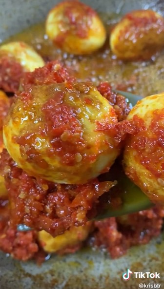 Trik simpel membuat bumbu balado gurih dan warnanya tetap merah merona