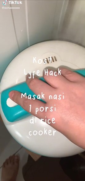 Trik masak satu porsi nasi pakai rice cooker, cocok buat anak kos