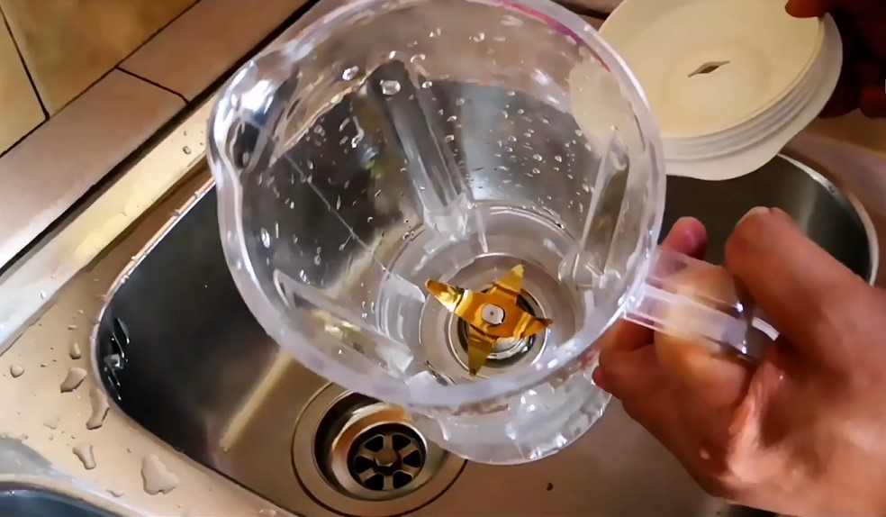 Trik menghilangkan bau tak sedap pada blender, mudah dilakukan
