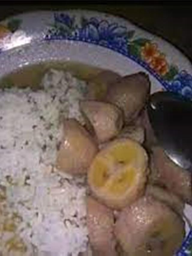 Potret makan nasi pakai buah  Berbagai sumber Potret makan nasi pakai buah  Berbagai sumber