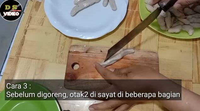 3 Trik mudah menggoreng otak-otak agar tidak menempel dan meledak