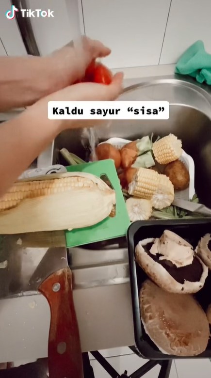 Cara mudah bikin kaldu dari sisa sayur, lebih sehat dan bisa buat stok