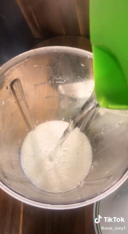 Jangan dibuang, ini trik bikin sisa santan kemasan jadi kental