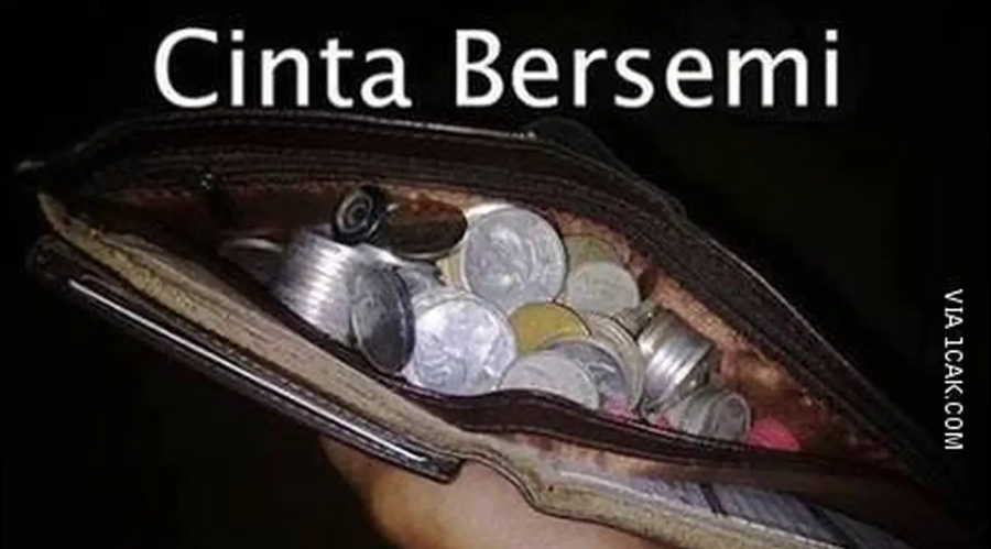 Potret isi dompet saat akhir bulan © 2022 berbagai sumber