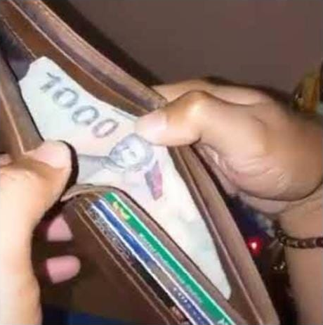 Potret isi dompet saat akhir bulan © 2022 berbagai sumber