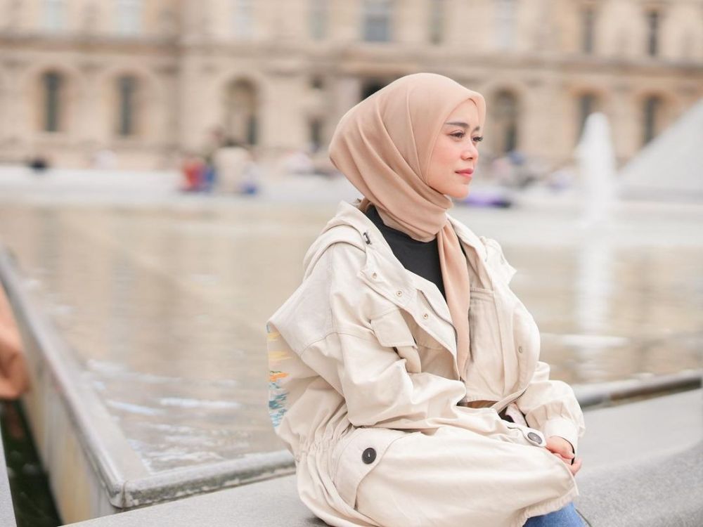 lesty kejora alami sakit di leher dan tangan © instagram lesty kejora alami sakit di leher dan tangan © instagram