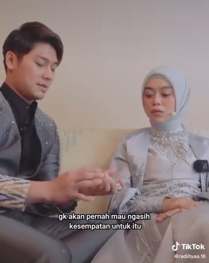 Rizky Billar KDRT Lesty Kejora  © berbagai sumber Rizky Billar KDRT Lesty Kejora  © berbagai sumber