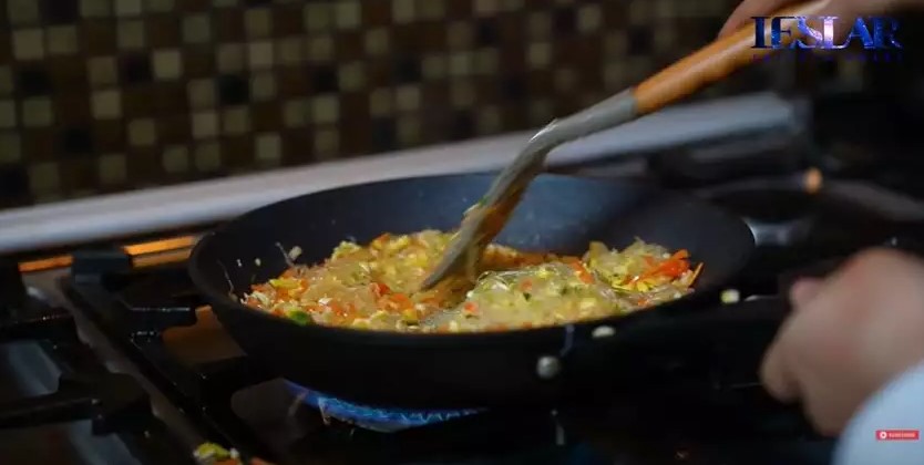 10 Masakan serba cepat ala Lesty Kejora, cocok buat menu harian