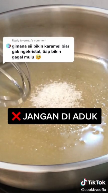 Trik membuat saus karamel agar tidak gosong dan mengkristal