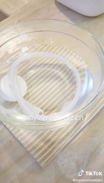 Trik bersihkan pompa air dispenser agar tidak berlendir, mudah ditiru