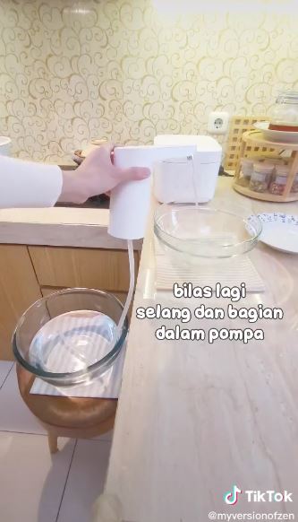 Trik bersihkan pompa air dispenser agar tidak berlendir, mudah ditiru