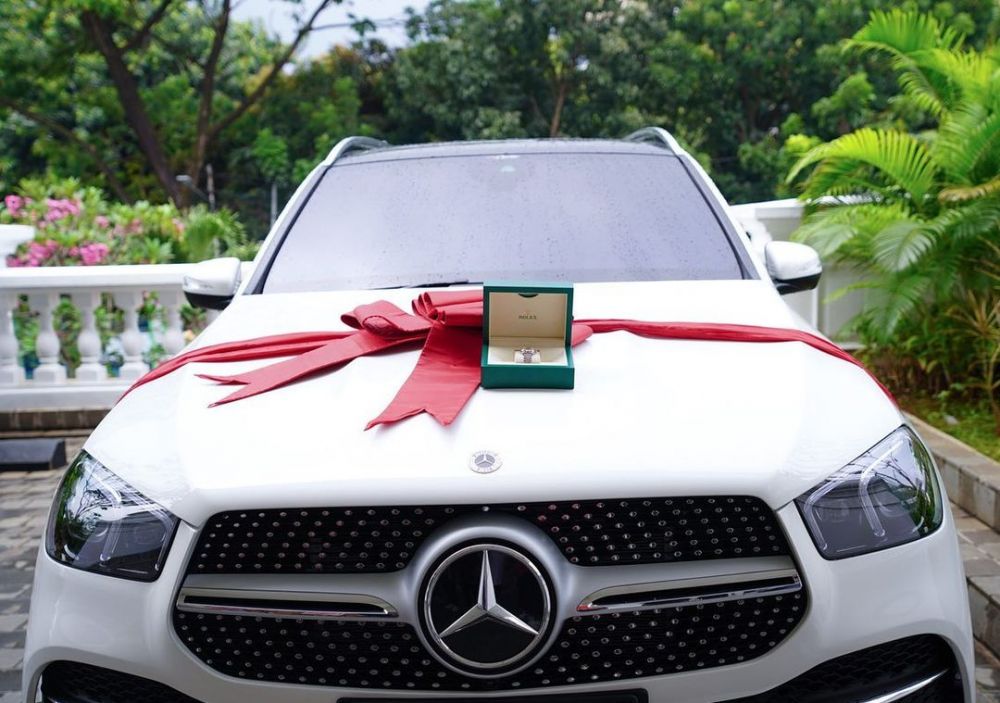 kado-kado mewah Billar untuk Lesty © berbagai sumber