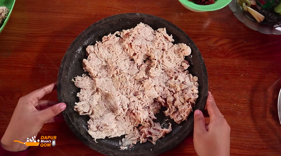 5 Trik bikin abon ayam ala rumahan yang kering, gurih dan tanpa minyak