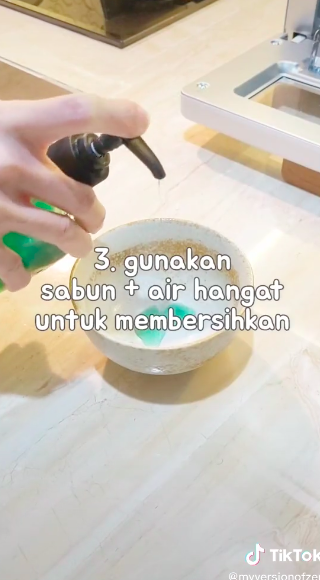 Wajib tahu, ini 7 cara membersihkan oven agar awet & tak mudah rusak