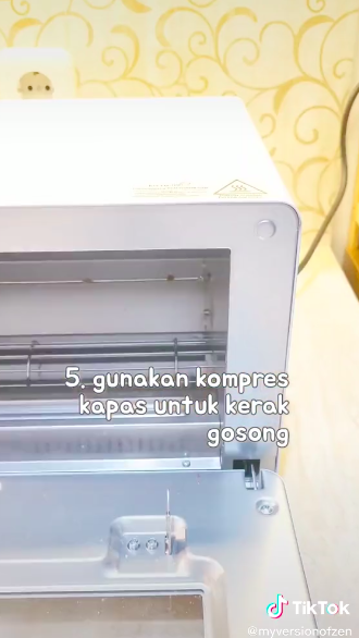 Wajib tahu, ini 7 cara membersihkan oven agar awet & tak mudah rusak