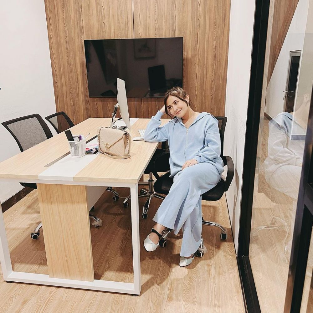 kisah perjalanan karier Prilly Latuconsina © 2022 Instagram 