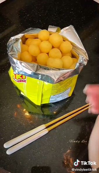 Trik makan snack ala Chef Vindy Lee ini bikin ngemil jadi elegan