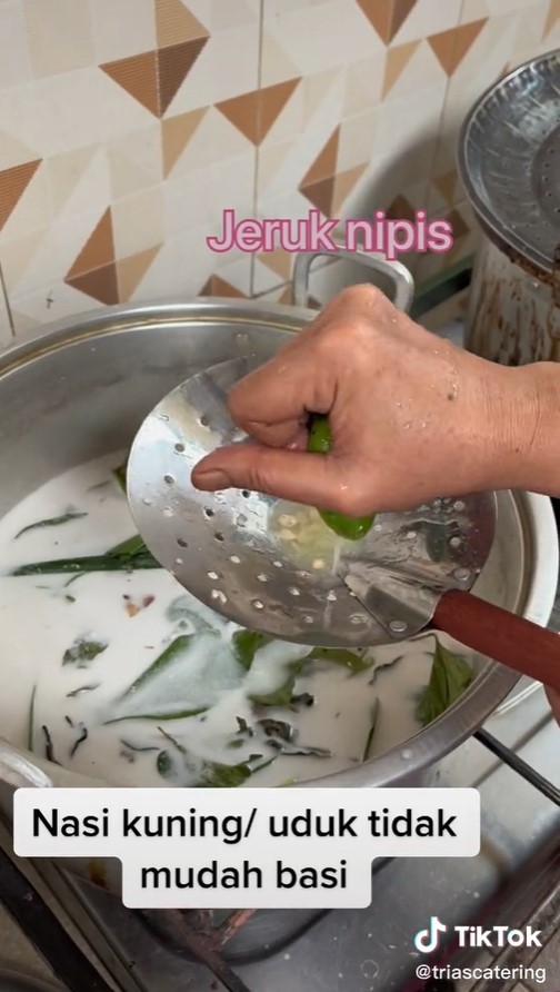 Trik memasak nasi kuning supaya lebih awet dan tak cepat basi