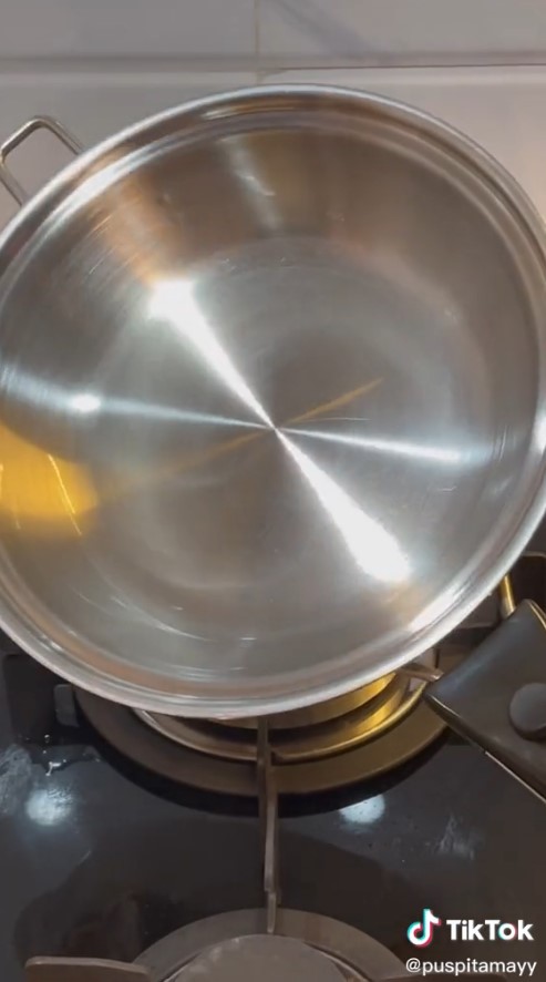 Trik masak di wajan stainless steel agar tidak lengket dan berkerak