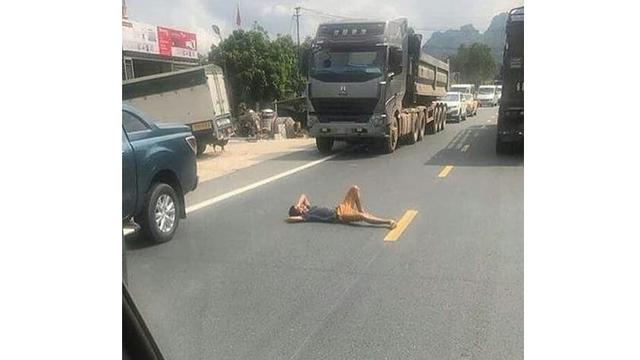 Potret kocak orang tidur di tempat nggak biasa Berbagai sumber Potret kocak orang tidur di tempat nggak biasa Berbagai sumber