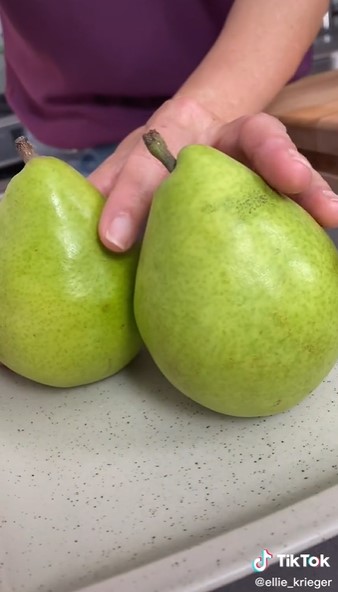 Trik simpel mematangkan buah pir yang masih mentah, pakai 1 bahan