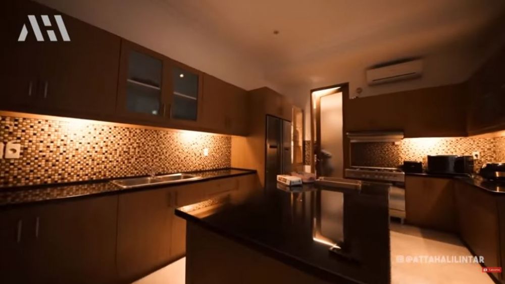 fasilitas mewah rumah Lesty-Billar © 2022 You Tube 