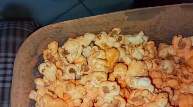 5 Cara praktis membuat popcorn tanpa ada biji jagung yang tersisa