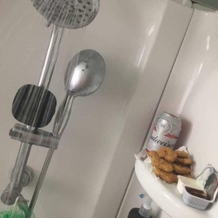 orang makan dengan cara nyeleneh © 2022 Instagram 