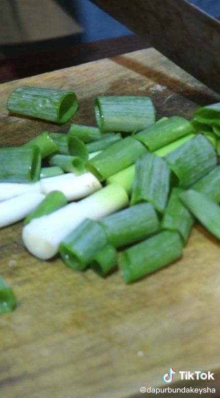 7 Cara mudah membuat kaldu sapi tanpa daging, gurihnya nendang