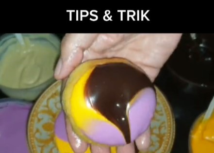 9 Cara menghias donat dengan glaze, hasilnya cantik dan rapi