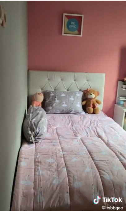 Makeover gudang jadi kamar estetik © TikTok/@itsbbgee
