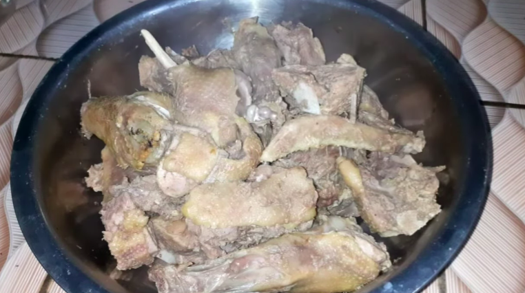 4 Cara sederhana hilangkan bau amis pada daging bebek, antigagal