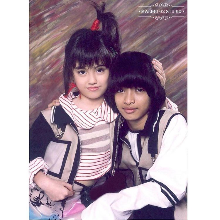 Eza Yayang Tukang Ojek Pengkolan © berbagai sumber