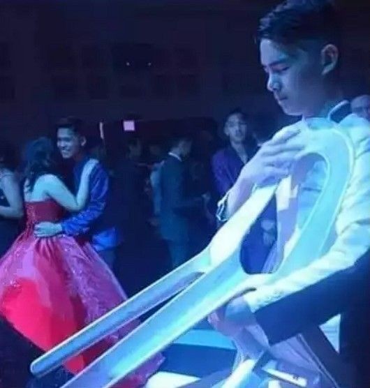 11 Potret absurd kaum jomblo ingin terlihat romantis Berbagai sumber