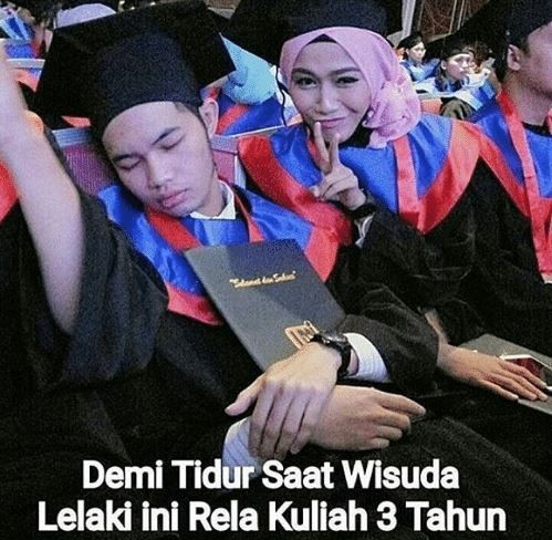 momen lucu pas wisuda © berbagai sumber