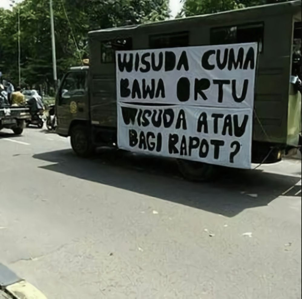 momen lucu pas wisuda © berbagai sumber