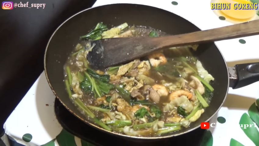 Trik masak bihun beras goreng agar tidak mudah patah dan menggumpal